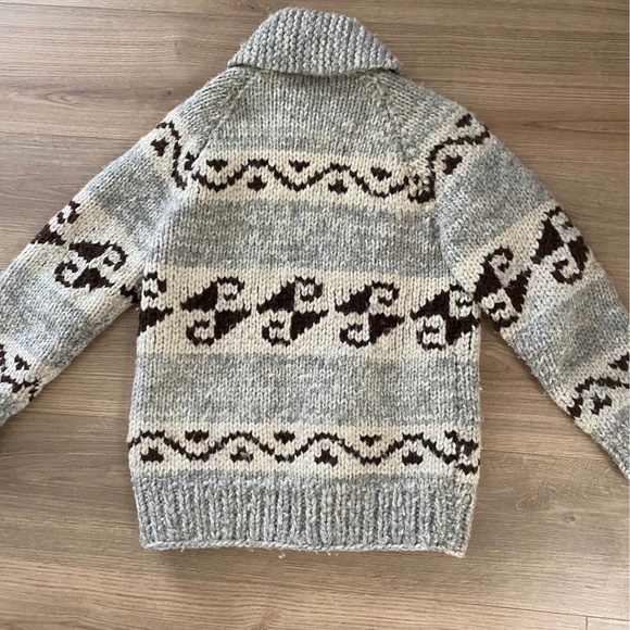 Vintage Handmade Tuak Sweater/Cardigan - Picture 3 of 5